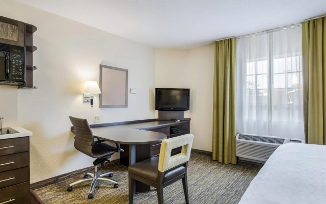 Candlewood Suites Virginia Beach Town Center by IHG