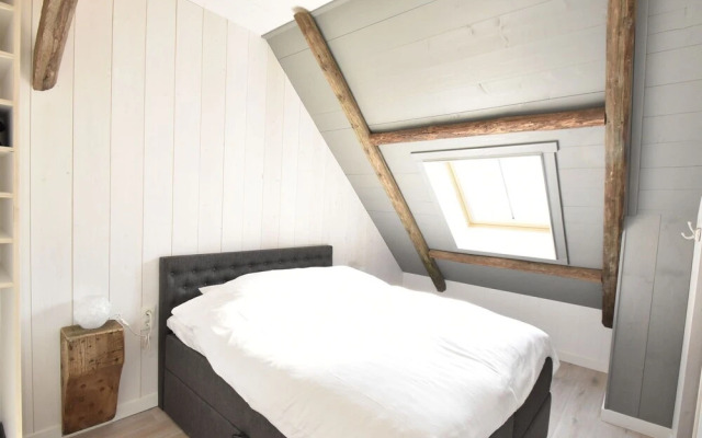 Spacious 2-person apartment on the coast of Noord-Holland province