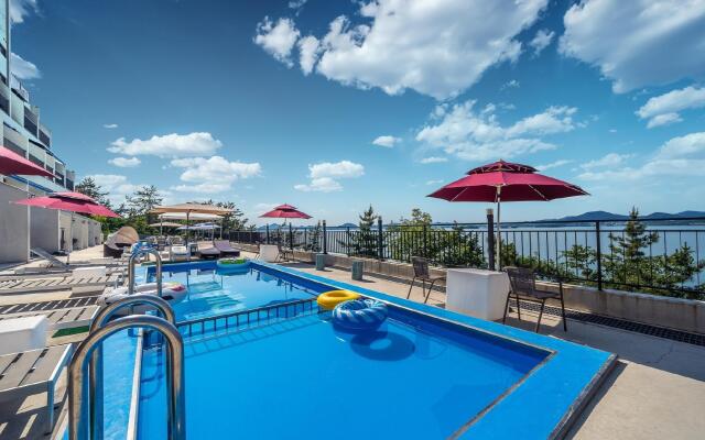 Yeosu Lastella Pension