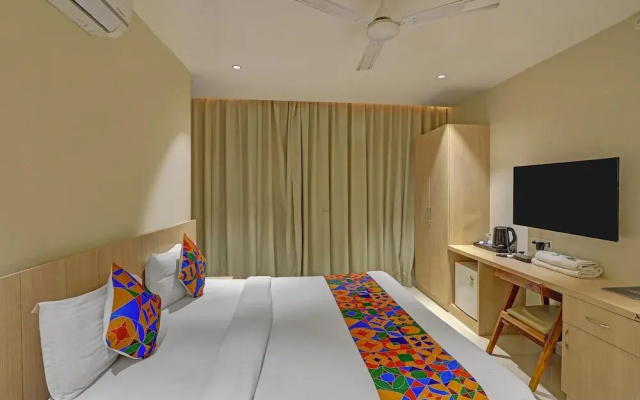 Fabhotel Blue Moon