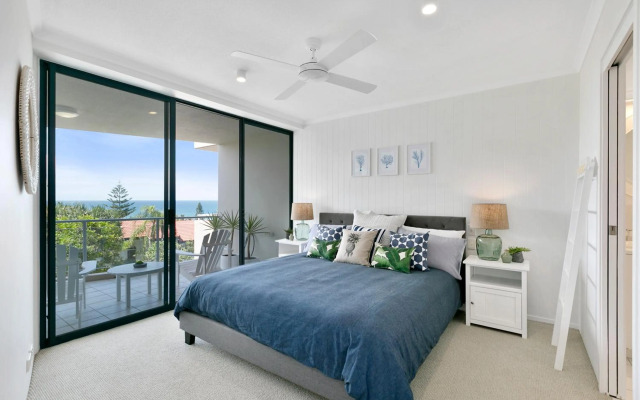 Sunny and spacious Sunshine Beach