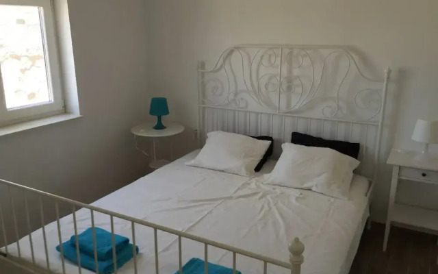 Charming Apartment in Lukovo Šugarje With Mountain Views