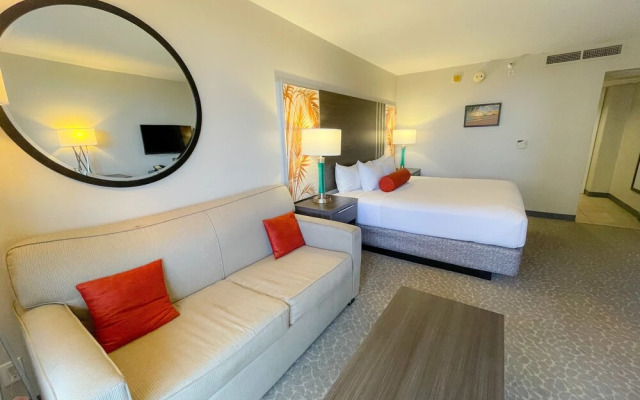 Aqua Palms 816 Condo by Redawning