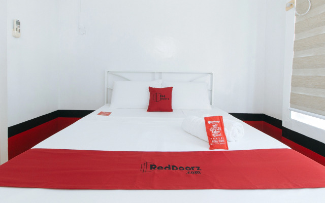 RedDoorz @ The Providence Tower - Vaccinated Staff