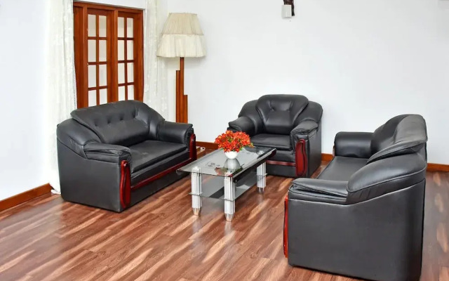OYO 476 Bloomfield Villa