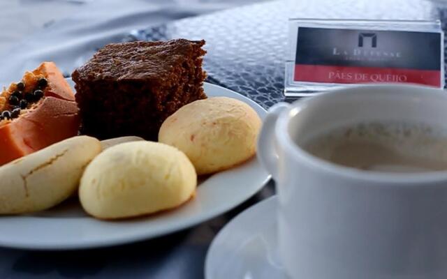 La Defense Apart Hotel