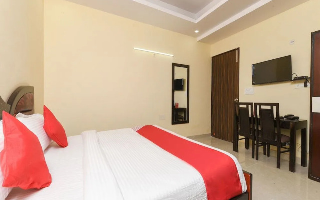 OYO 15834 Shubhangni Residency