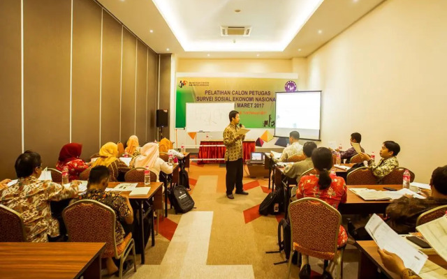 Front One Hotel Purwodadi