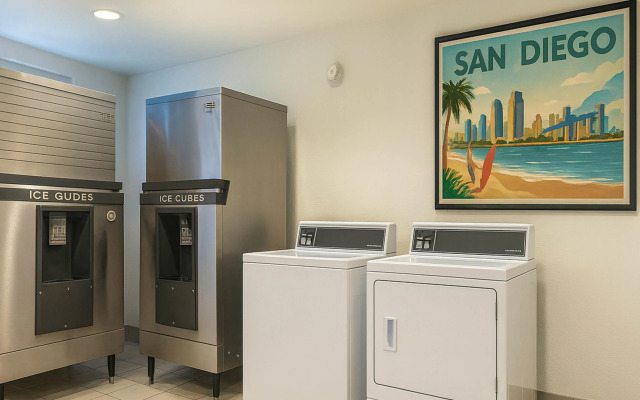 Motel 6 San Diego, CA - Downtown