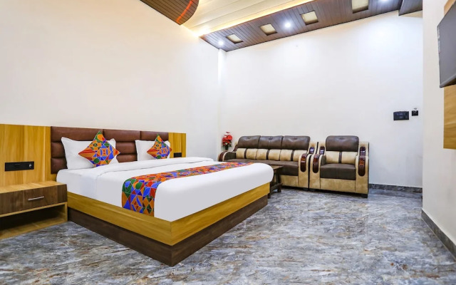 Fabhotel Jb Square Resort
