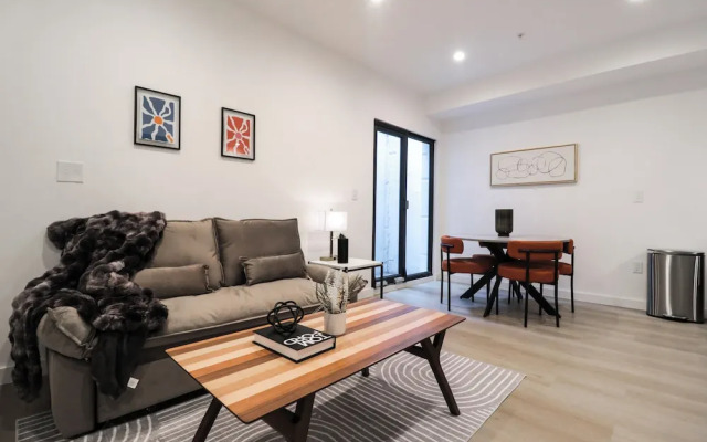 Unit 1 Stylish Studio