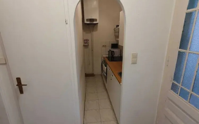 Modern 2BR Apt Downtown Long Stay