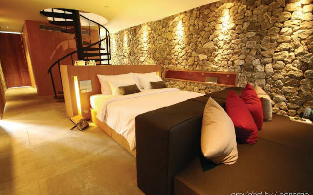 X2 Hua Hin Kui Buri Villas