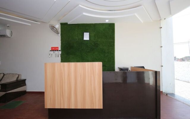 Oyo 42991 Mehra Dhaba