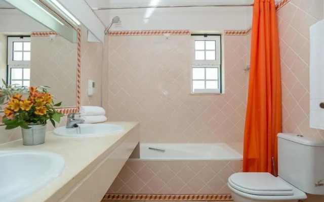 Colina da Lapa Apartments
