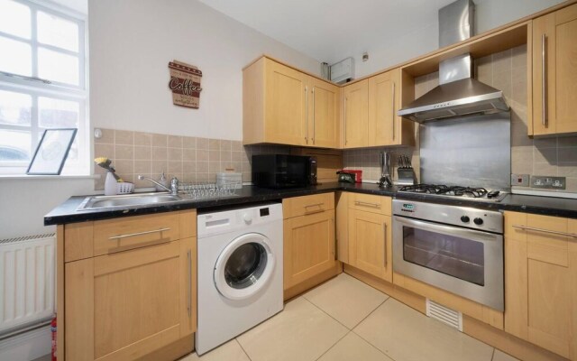 Lovely Little House, Free Parking, Smart tv, Wifi