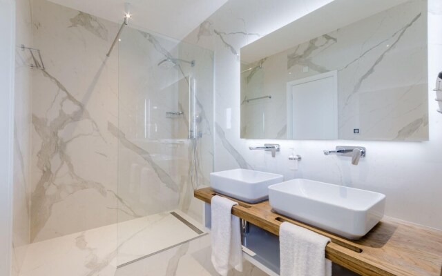 Luxury Villa Pax With Heated Infinity Pool, 8 Sleeps