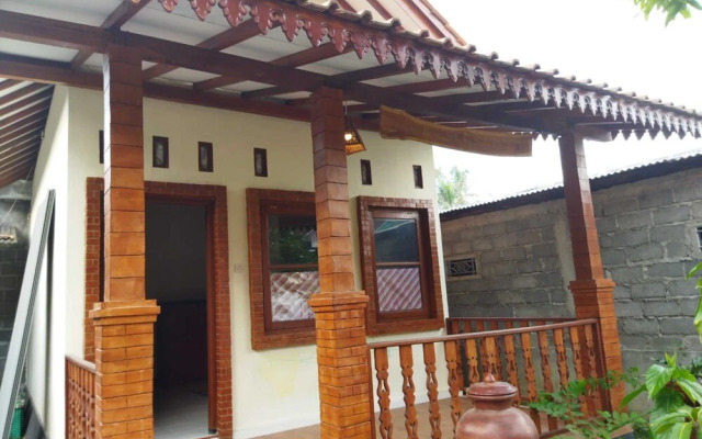 Borobudur Kampung Homestay - Suhadi