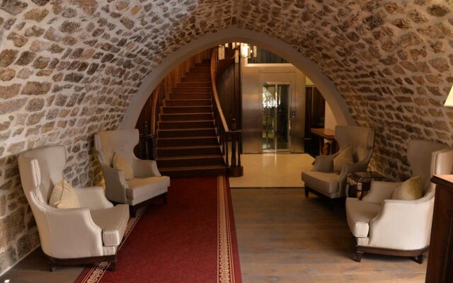 The Shahut Hotel