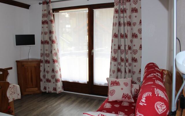 Appt 3 étoiles-Skis aux pieds-Piscine