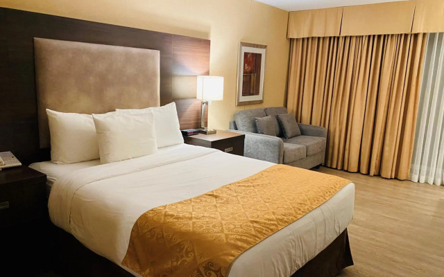 Ramada by Wyndham Belleville Harbourview Conference Centre
