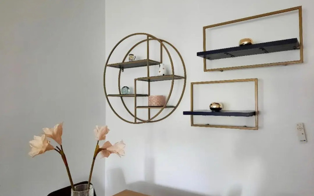 Franko's Cozy Apartment with garage