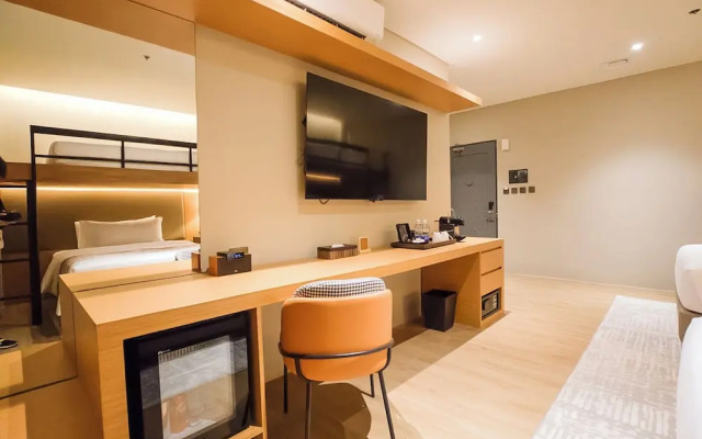 Brittany Hotel Villar City