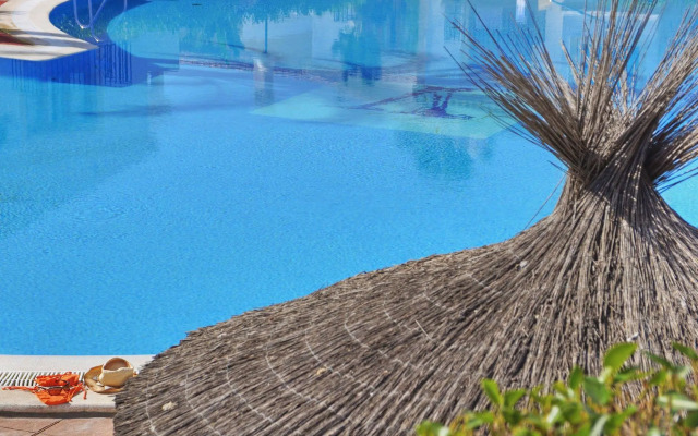 ALEGRIA Infiniti Beach Resort