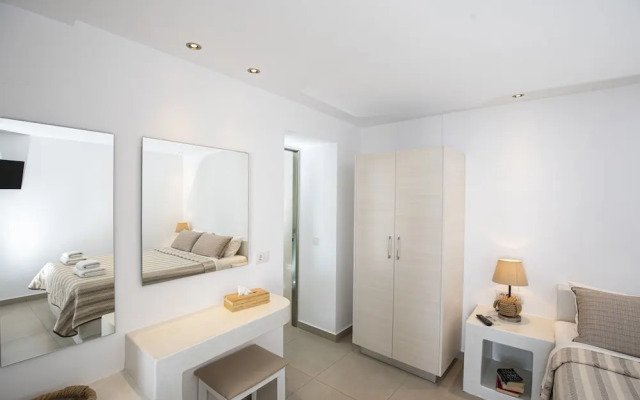 Santorini View Studios-Adults Only