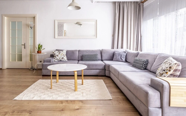 Central Flat in the Heart of Kadikoy