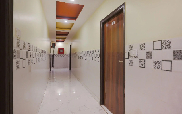 Shri Drona Hotel by OYO Rooms