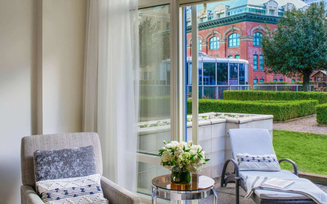 Fairmont Waterfront