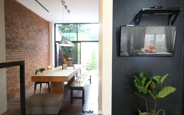 HCUBE bkk
