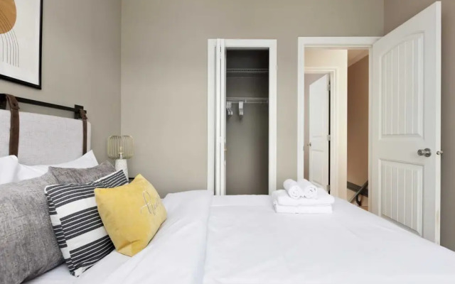 4665 Canadaway - Unit 4