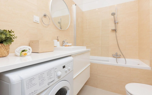 Studio Warsaw Kolejowa by Renters