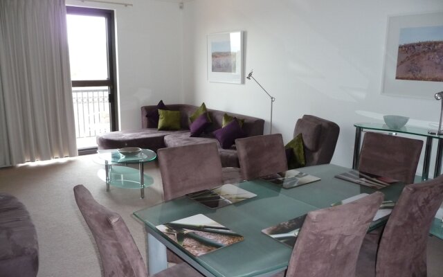 City Escape 2BD in Adelaides East End 4