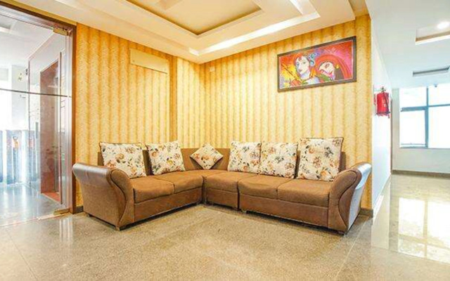 Fabhotel Royal Inn I