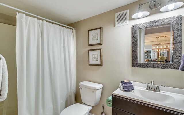 DP 202C Recently renovated 2 bedroom condo near Destin Harbor and amazing views by RedAwning