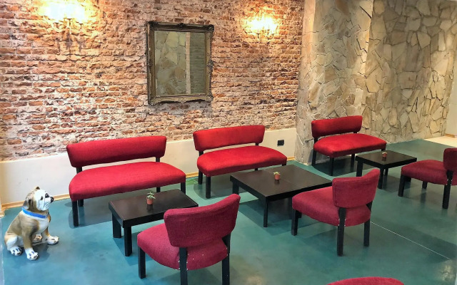 TH Bue Hotel