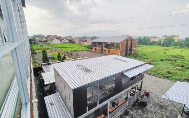 OYO 1468 SM House