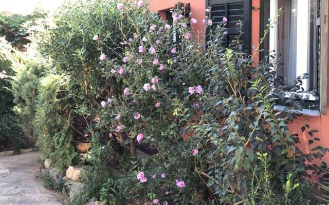 No5 Town-view Attic Studio