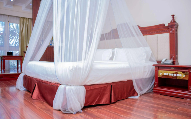 Best Western Plus Paramount Hotel