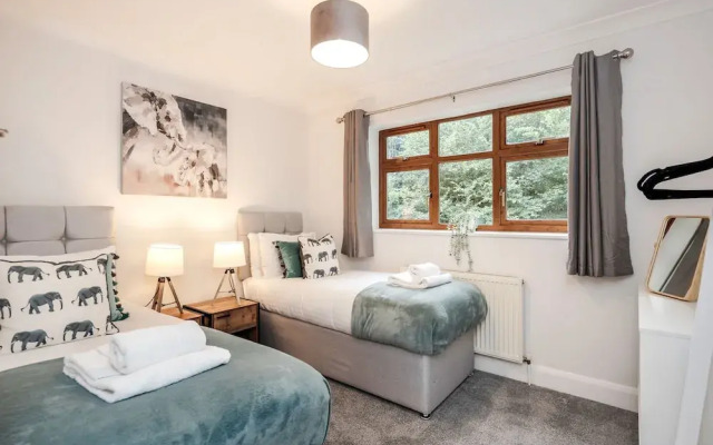 Maidenhead  Pet Friendly  4 Bed House