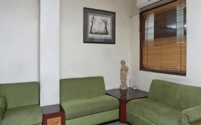 OYO 3499 Tekarees Inn