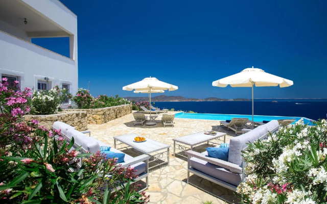Apocosmo Resort
