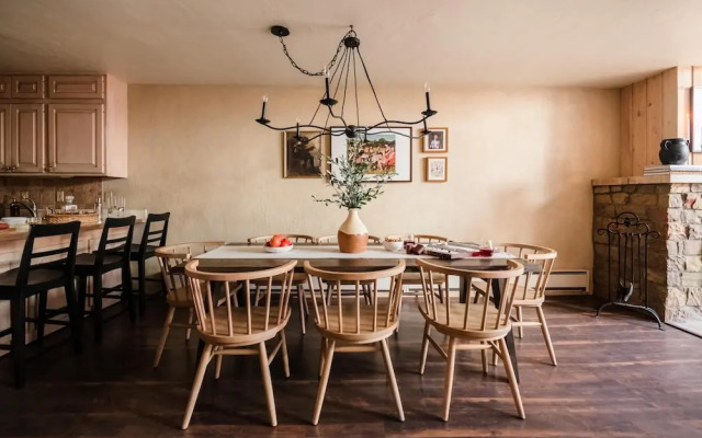 Four O Clock Rd - Rover