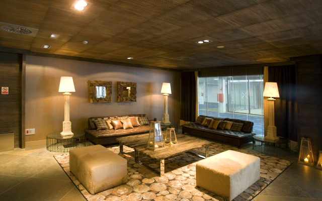 Hotel Val De Neu