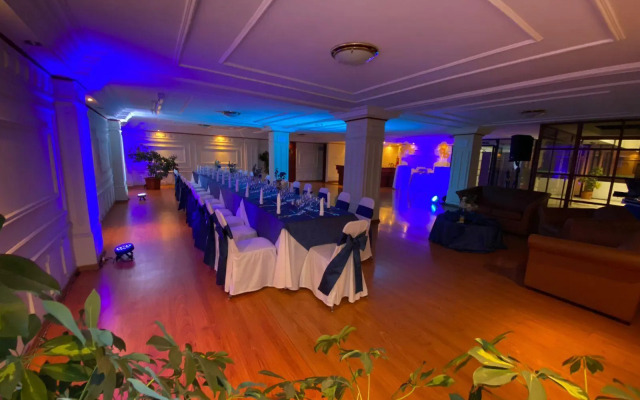 Stanford Suites Hotel