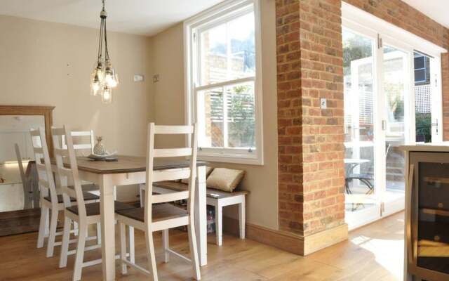 Stunning 3 Bedroom Garden Flat in Maida Vale