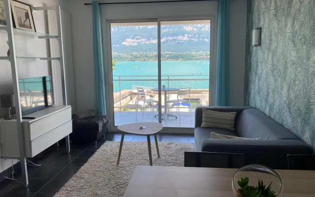 Joli petit studio au bord du lac